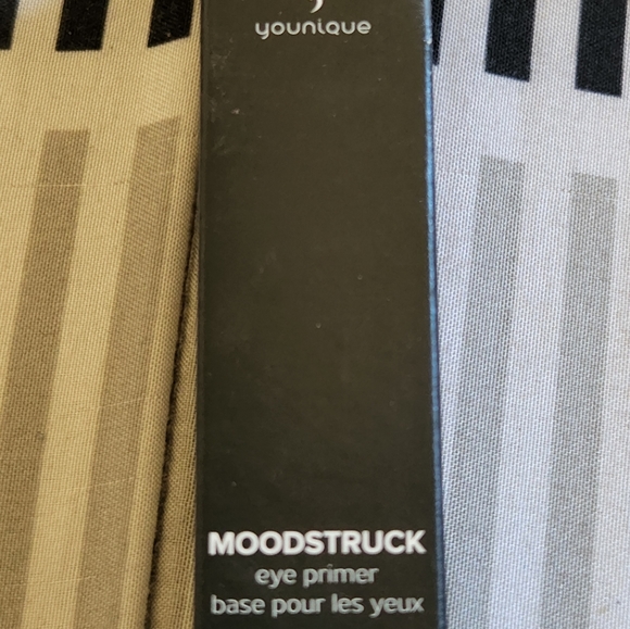 Younique eye primer - Picture 2 of 2